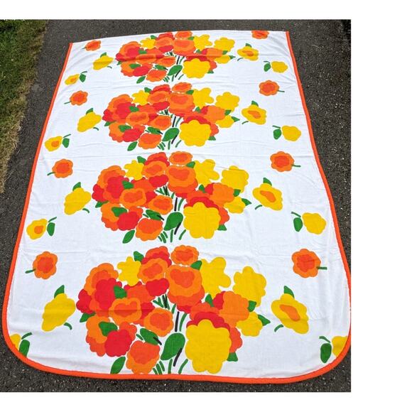 Vintage 1960's 70s Mod MARIMEKKO Floral Pop Art Twin BEDSPREAD Fabric Fieldcrest - Picture 1 of 5